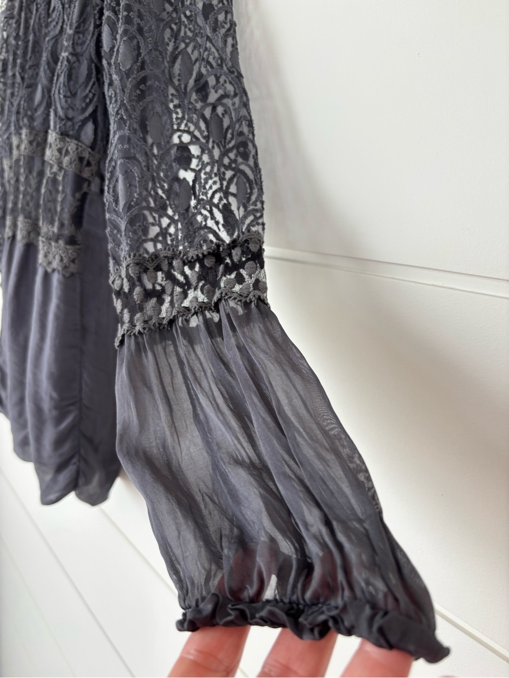 CHARLIE B Lace Off-Shoulder Peasant Blouse in Charcoal Gray Women's Medium - Picture 9 of 11